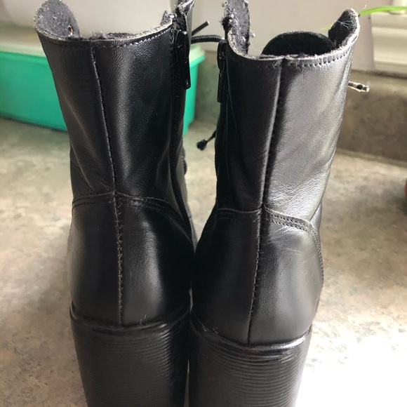 Gothic block heel leather boots - Picture 3 of 5